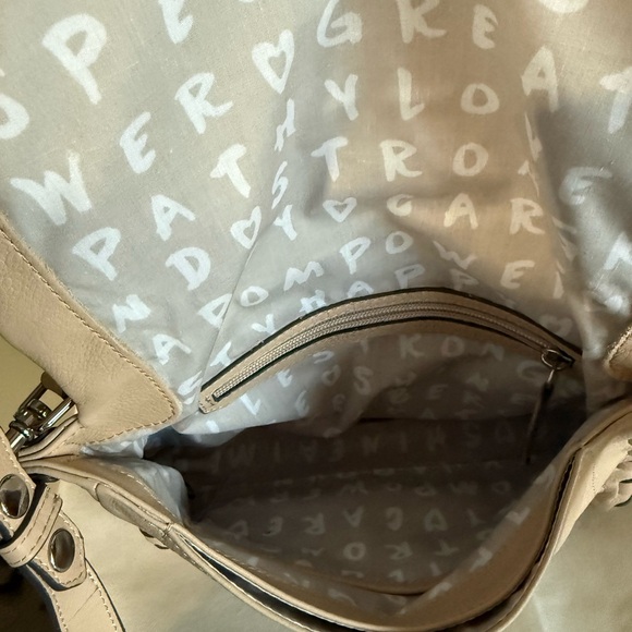 Elegant Tan Leather Shoulder Bag - Picture 14 of 17